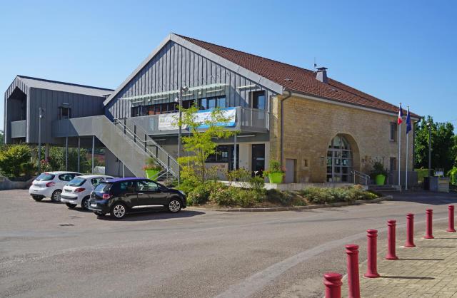 Mairie, maison de services, centre culturel et sportif d'Amblans-et-Velotte.