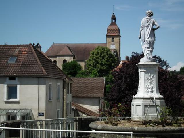 Fontaine et Eglise - 5 juin 2011
