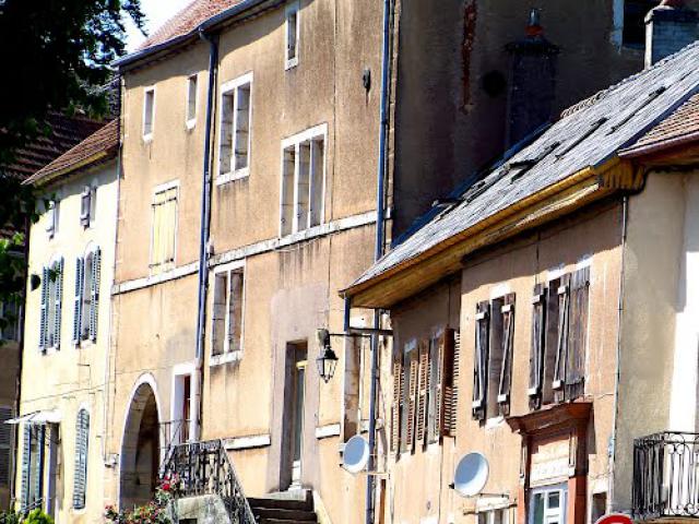 MONTBOZON - MAISONS ANCIENNES