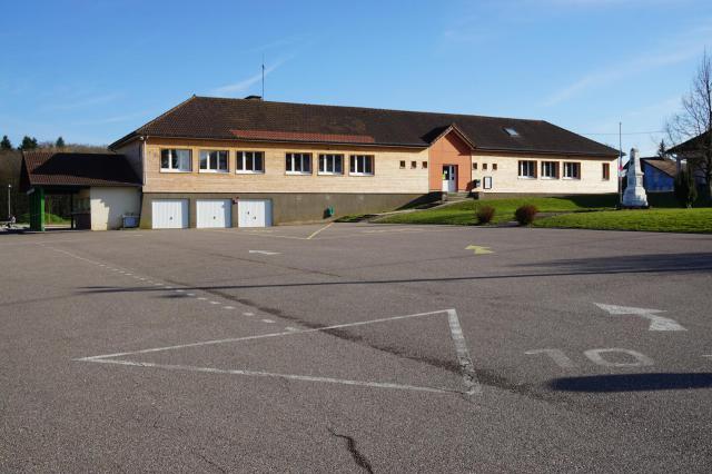 L'école d'Athesans-Étroitefontaine.