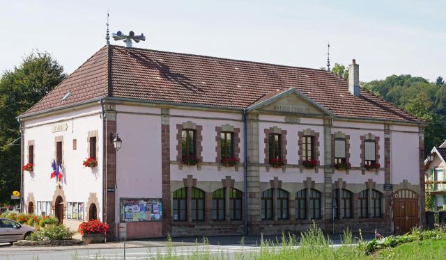 La mairie-école de Chagey.