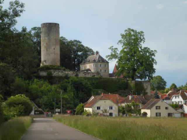 Rupt-sur-Saône, le château et son donjon