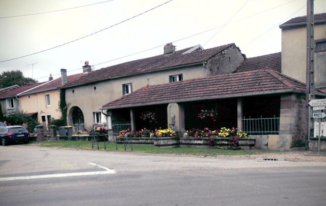 Lavoir d'Ambiévillers (17. Grande rue)