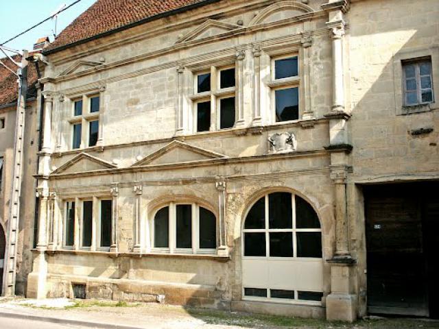 AMANCE - MAISON ANCIENNE