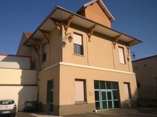 Port-sur-Saône - Salle des Bâteliers (inaugurée le 30 avril 2000 par Jean-Paul Mariot)