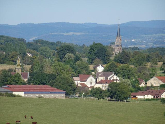 Les clochers de Francalmont et Hautevelle.