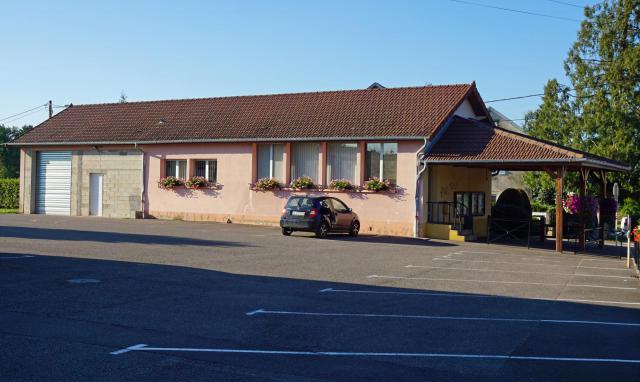 Salle polyvalente et ateliers municipaux de Frotey-lès-Lure.
