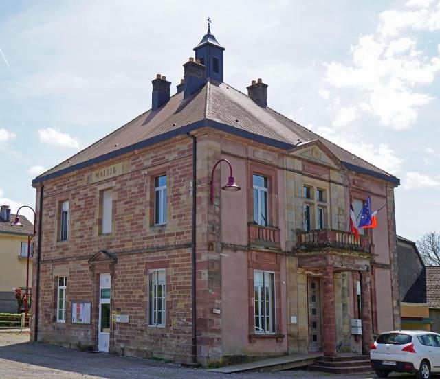 La mairie de Crevans.