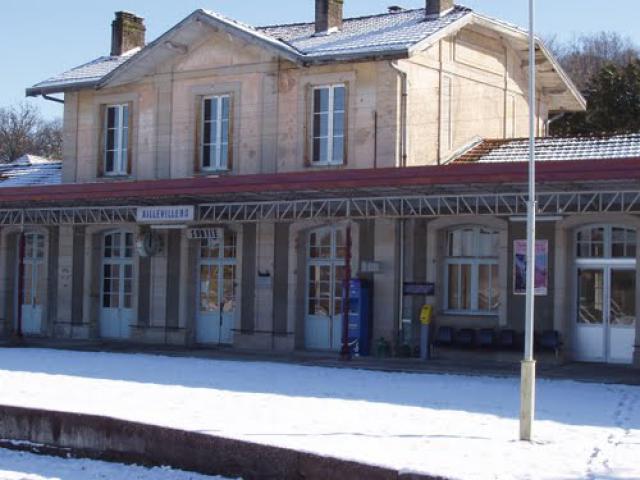 AILLEVILLERS-70- La Gare côté voies