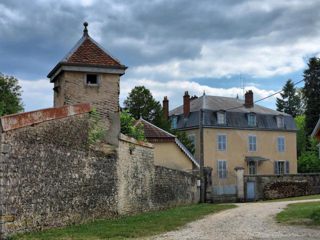 Le château et son pigeonnier