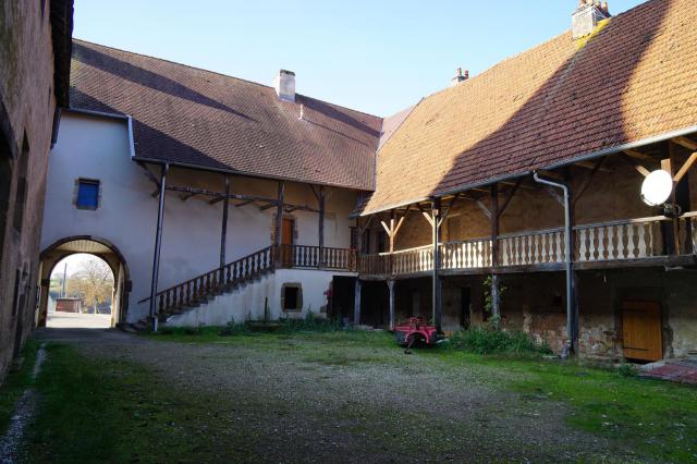 La ferme-mairie de La Villedieu-en-Fontenette.