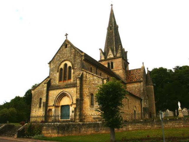 BEAUJEU - L'ÉGLISE