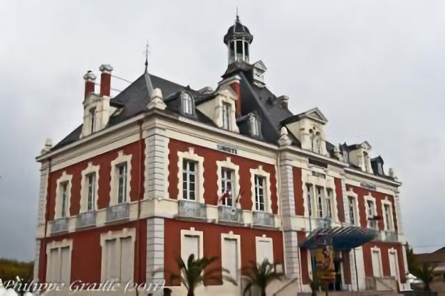 Montceau les mines (Saône et loire) - Hôtel de ville