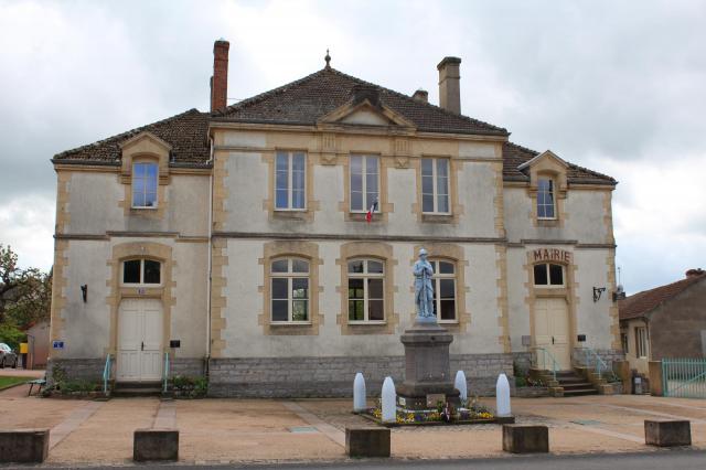 Mairie de Saint-Yan.