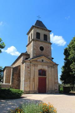 Église Saint-Pierre de Senozan.