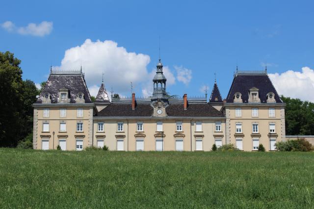 Château Saint-Jean dans la commune associée de Saint-Jean-le-Priche.