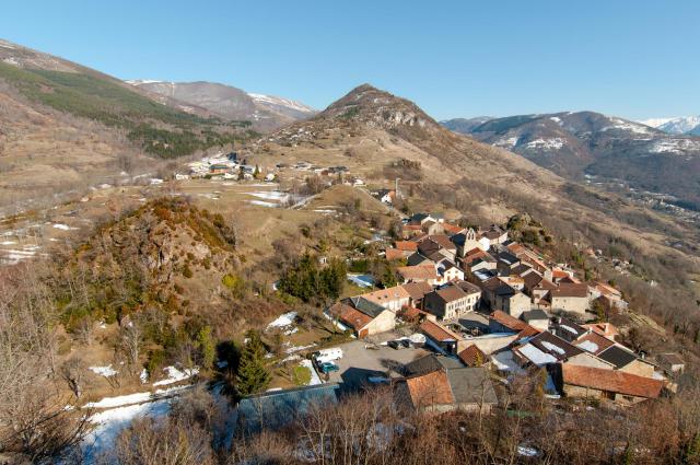 Lordat (09) : le village vu du château