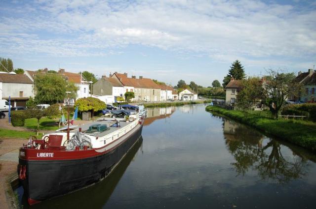 Blanzy - Water stop on the "Canal du Centre"