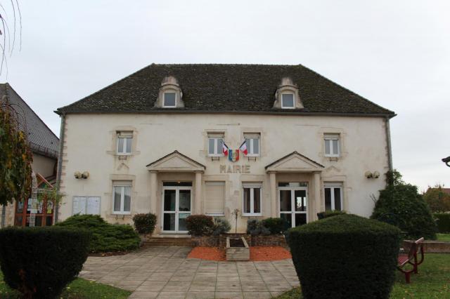 Mairie d'Épervans.