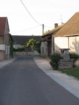 rue du Castel un des nombreux puits du village