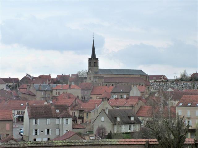 Epinac (Saône-et-Loire) - Vue générale du centre-ville