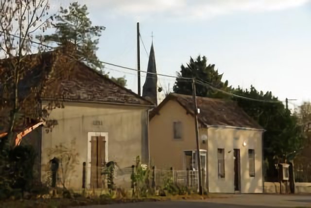 Pizieux Mairie Ecole et clocher