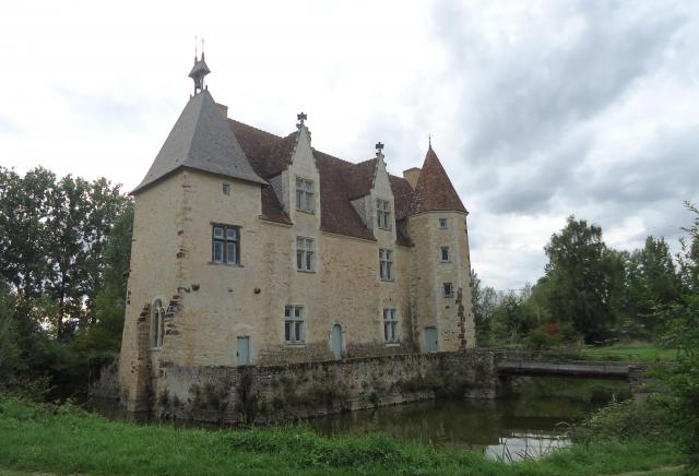 Manoir de la Poissonnière XVe - Saint-Ouen-en-Belin - Sarthe (72)