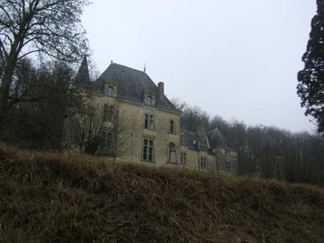 Château privé à Beaumont sur Dême