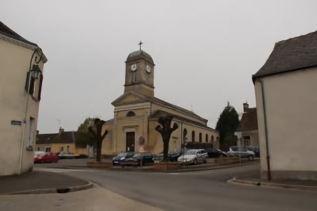 Souligné sous Ballon 72290 Place et église