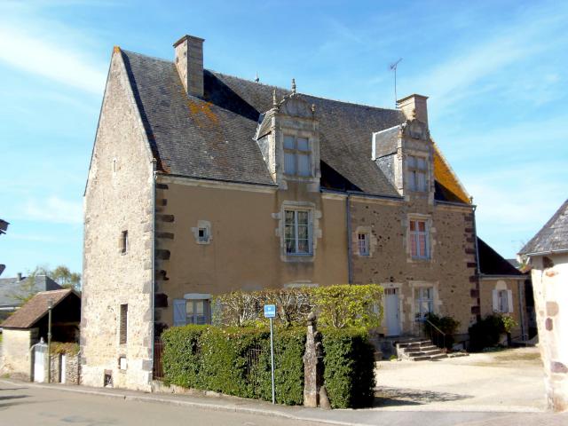 Sougé-le-Ganelon (Pays de la Loire, France). Le prieuré Saint-Martin.