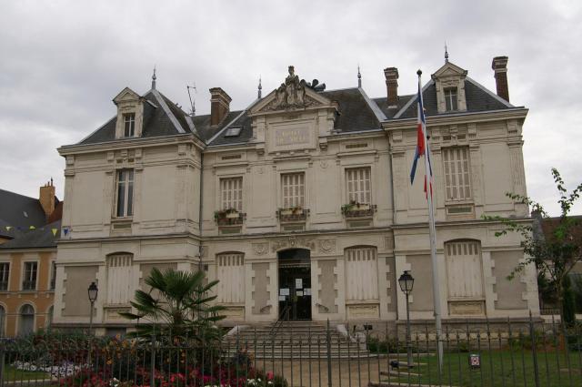 L'hôtel de ville de Saint-Calais.