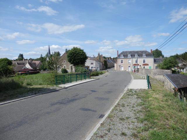 Surfonds vu depuis le pont sur la Sourice