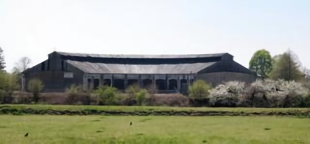 Château du Loir : hangar des locos