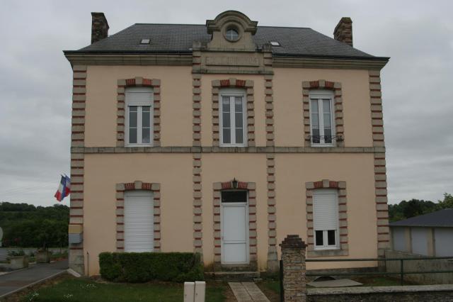 Mairie de Saint-Denis-des-Coudrais.