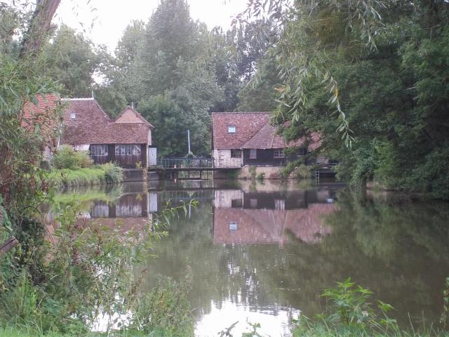 moulin sur la Sarthe à Vivoin