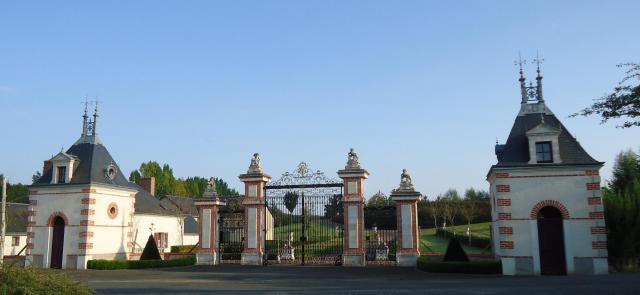 Pavillons et portail - Château de la Châtaigneraie - La Chapelle-aux-Choux - Sarthe (72)