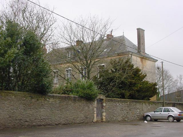 20010304_Maison du prêtre vue de face.JPG