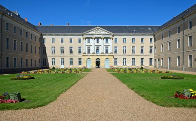 Cet édifice est répertorié dans la base Mérimée, base de données sur le patrimoine architectural français du ministère de la Culture, sous…