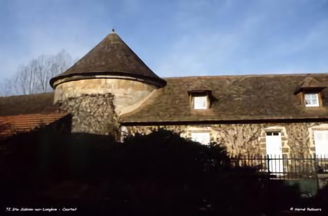 72 Ste-Sabine - Pigeonnier Courteil