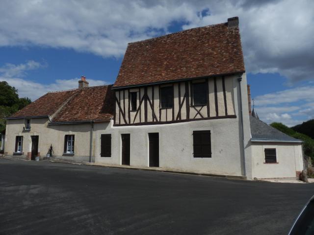 Une maison face à la chapelle
