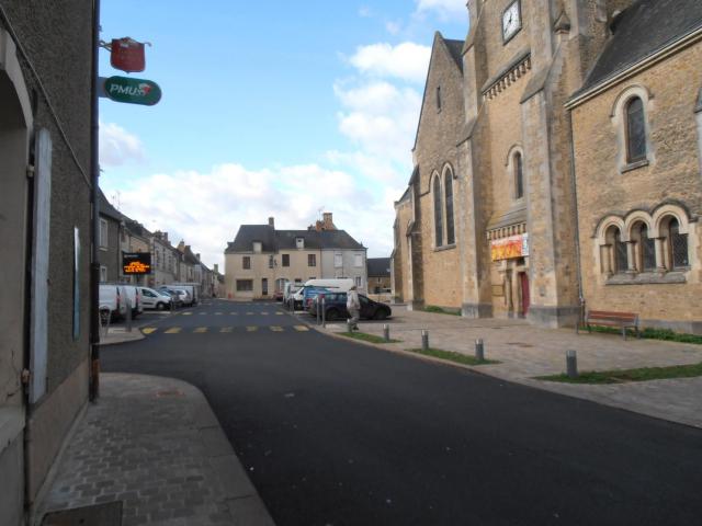 La place St Pierre où se déroule le marché hebdomadaire.