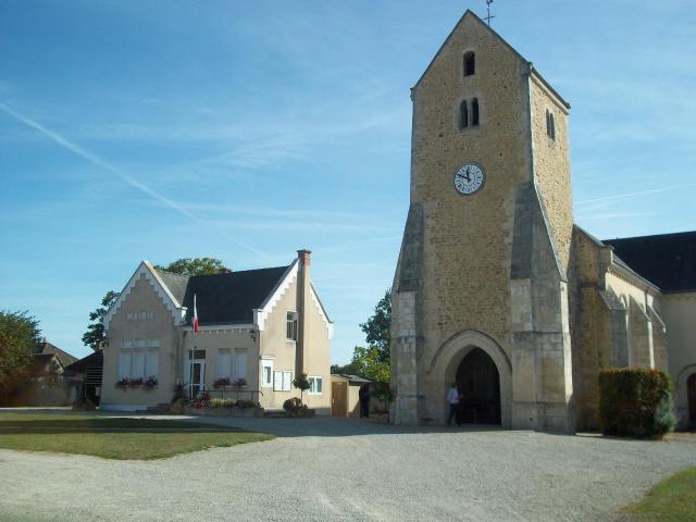 Eglise et Mairie de la commune de Saint-Vincent-des-Prés - Sarthe - France