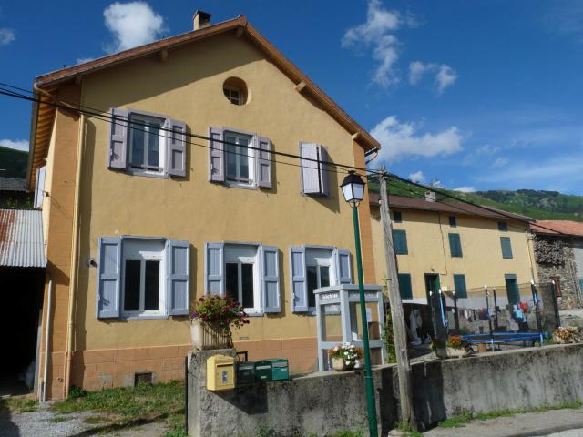 Mairie d'Appy (en bas à gauche), Ariège, France