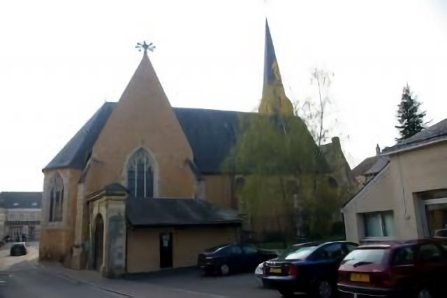 Église Saint Pierre à Tuffé