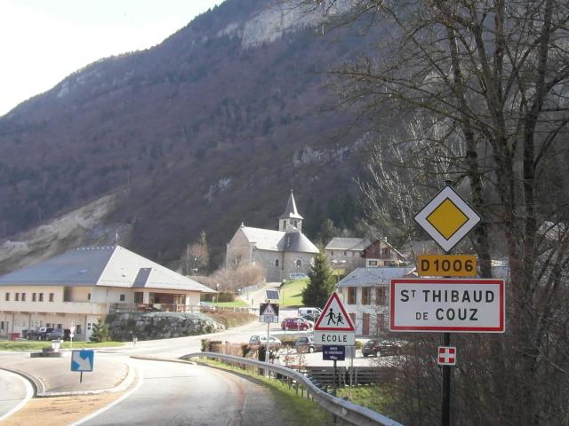 Entrée de Saint-Thibaut-de-Couz