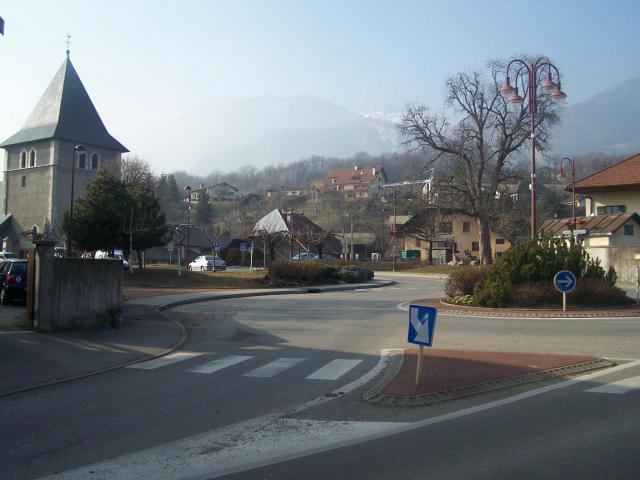 Centre de la commune de Gilly-sur-Isère en Savoie.