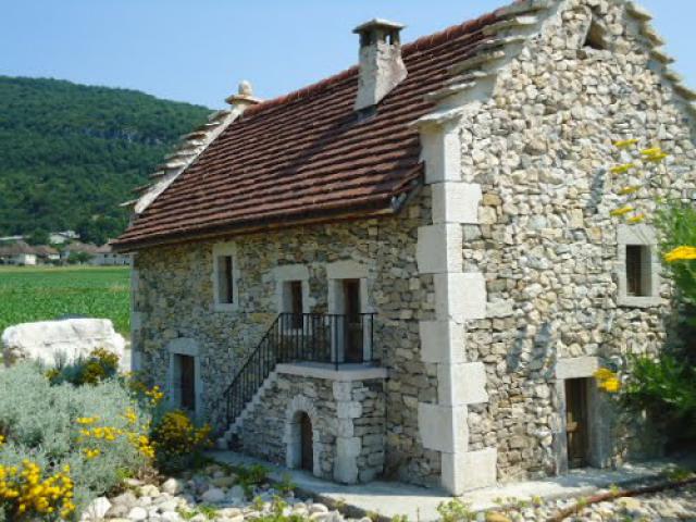 maison du bugey typique ( en miniature )
