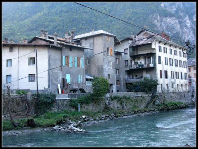 Vieilles maisons à Moûtiers (Tarentaise__SAVOIE )