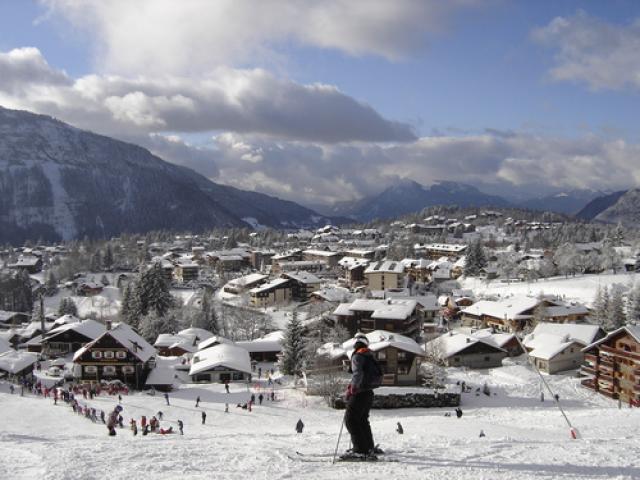Vue sur la station des Carroz d'Arâches en hiver