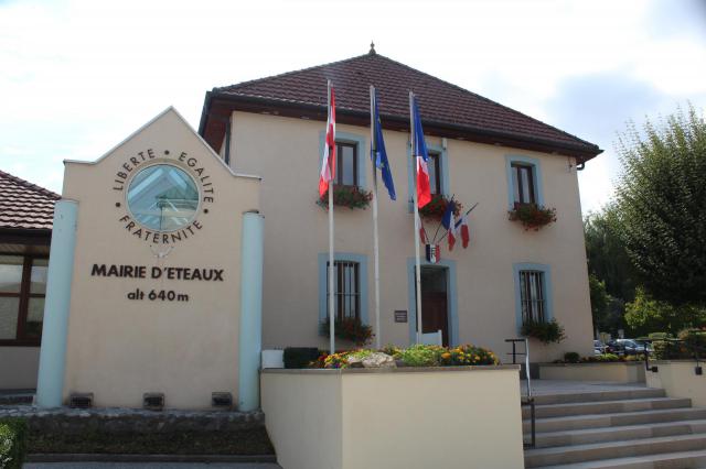Mairie d'Etaux.